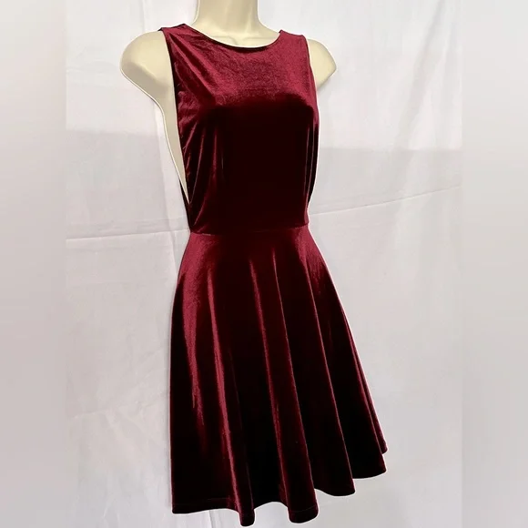 strapless open back dress Tuckernuck Red Velvet Silk Haley Dress Red / 12 main image 0